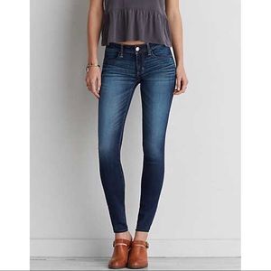 AEO // DENIM X SUPER LOW RISE JEGGING